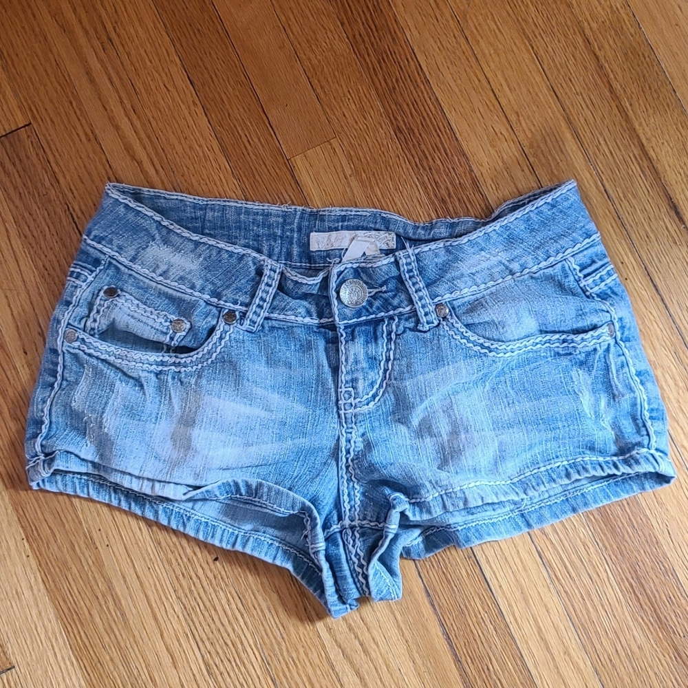 Low waist short jean shorts